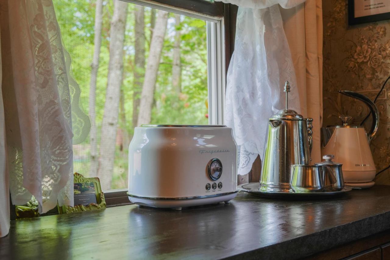 Vintage Wild West Tiny Hotel In The Woods! Pine City Екстер'єр фото