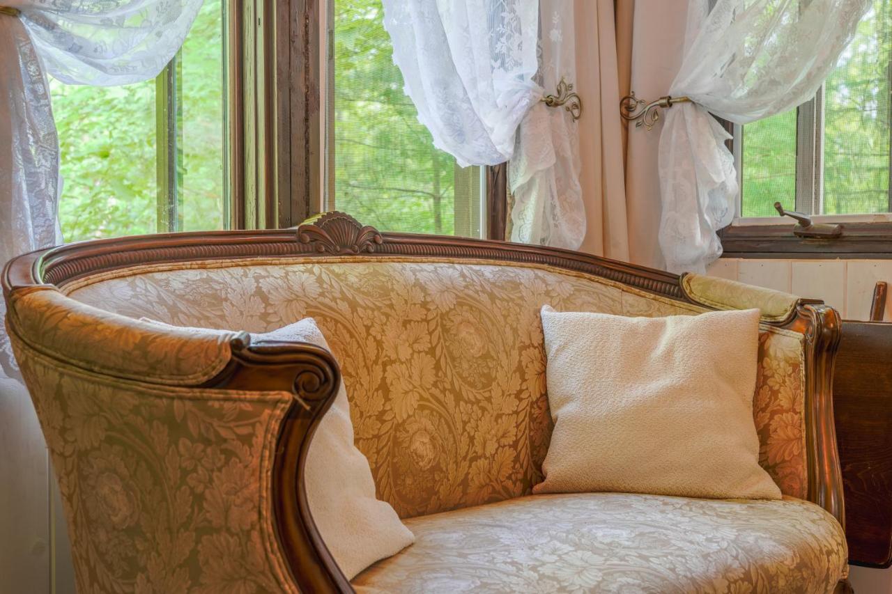 Vintage Wild West Tiny Hotel In The Woods! Pine City Екстер'єр фото