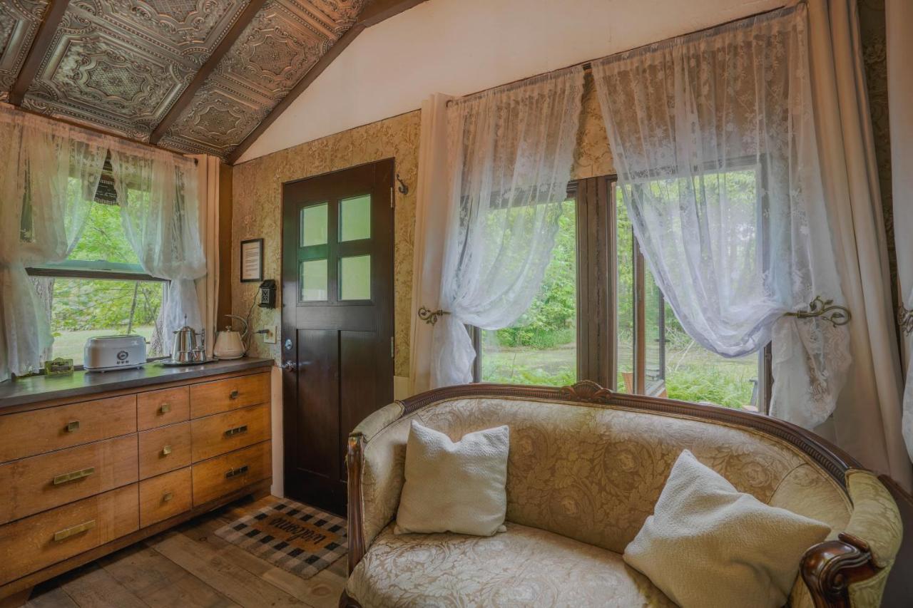 Vintage Wild West Tiny Hotel In The Woods! Pine City Екстер'єр фото